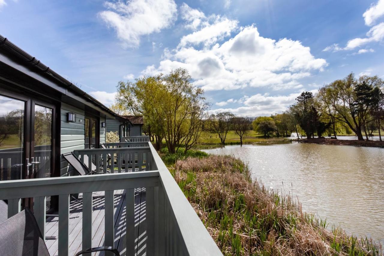 Villa The Vale Golf & Country Club Bishampton Exterior foto